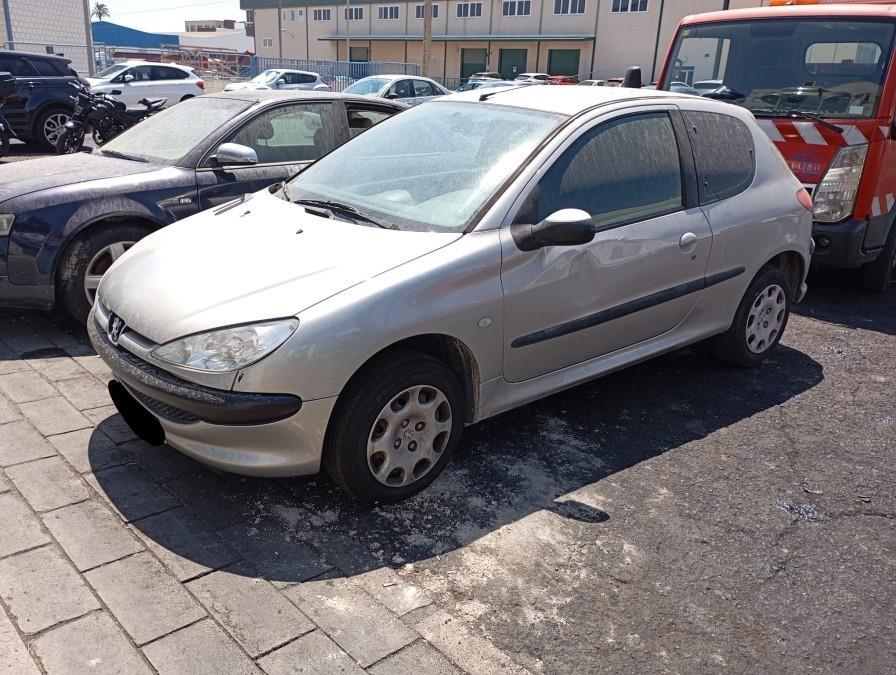 PILOTO-TRASERO-IZQUIERDO-PEUGEOT-206-1-4-8V-Ano-2004-Auto-Desguace-Luque