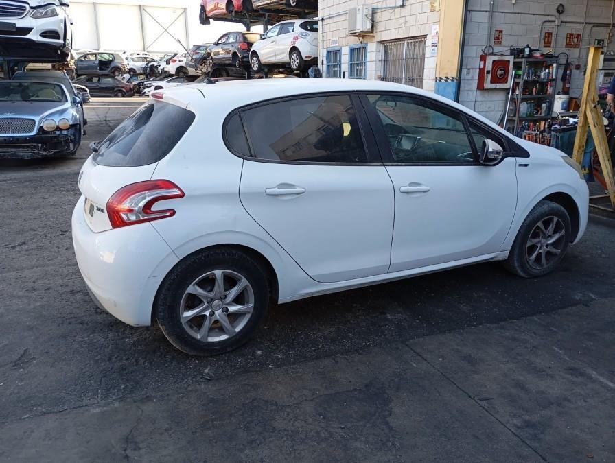 CREMALLERA-ELECTRICA-DE-DIRECCION-PEUGEOT-208-1-2-12V-E-VTI-82-CV-Ano-2013-Auto-Desguace-Luque