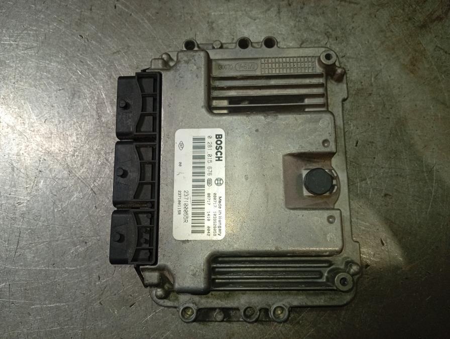 CENTRALITA-DE-MOTOR-RENAULT-MEGANE-III-BERLINA-5-P-Dynamique-1-5-DCI-110-CV-Ano-2004-Auto-Desguace-Luque