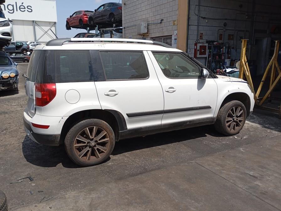 TERCERA-LUZ-DE-FRENO-SKODA-YETI-1-2-TSI-110CV-Ano-2016-Auto-Desguace-Luque