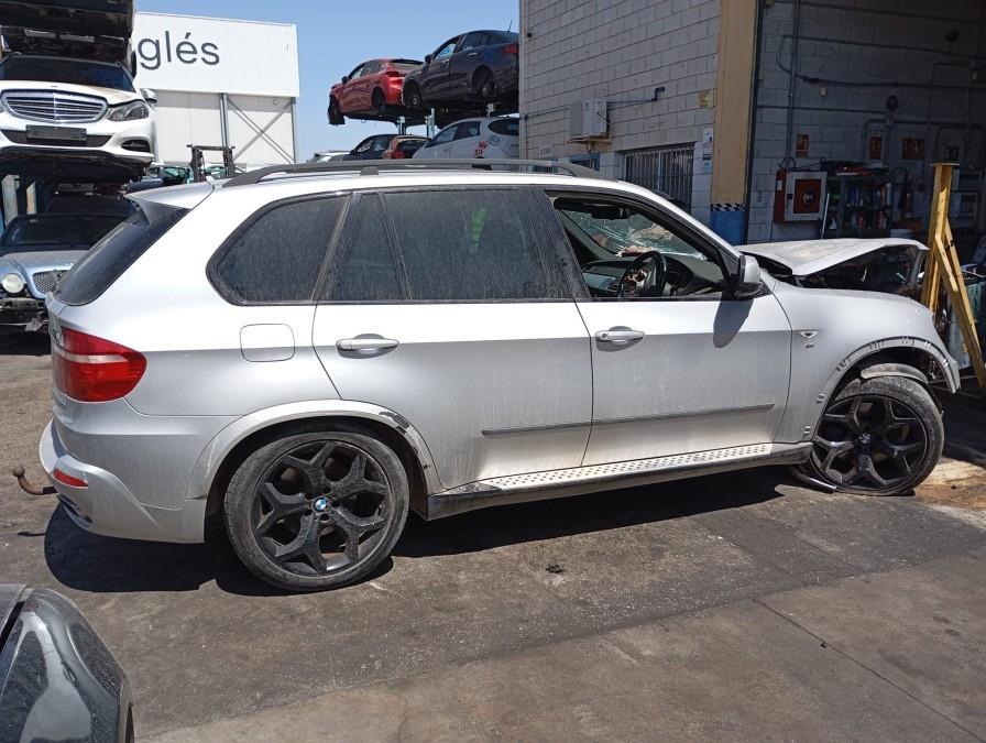 PILOTO-TRASERO-DERECHO-PORTON-BMW-SERIE-X5-E70-4-8-V8-Ano-2007-Auto-Desguace-Luque