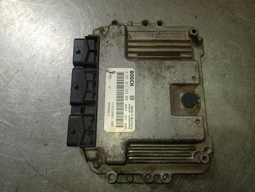 CENTRALITA-DE-MOTOR-RENAULT-TRAFIC-1-9-DCI-Ano-2006-Auto-Desguace-Luque