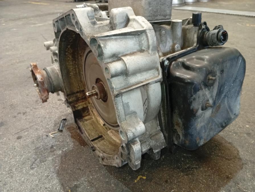 CAJA-DE-CAMBIOS-AUTOMATICA-VOLKSWAGEN-TOURAN-2-0-TDI-140-CV-Ano-2014-Auto-Desguace-Luque