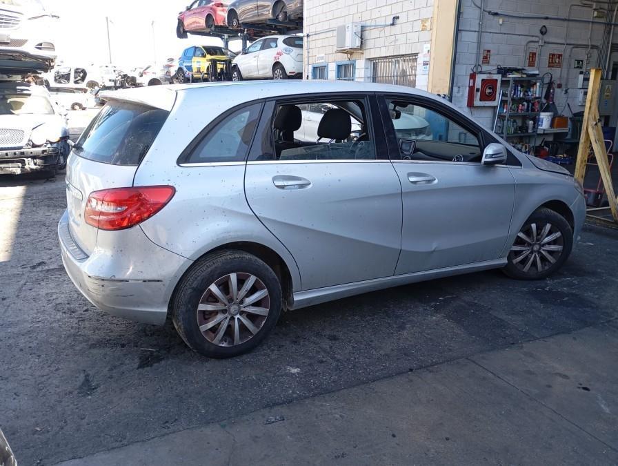 PILOTO-TRASERO-DERECHO-PORTON-MERCEDES-CLASE-B-W-245-180-CDI-109CV-Ano-2014-Auto-Desguace-Luque