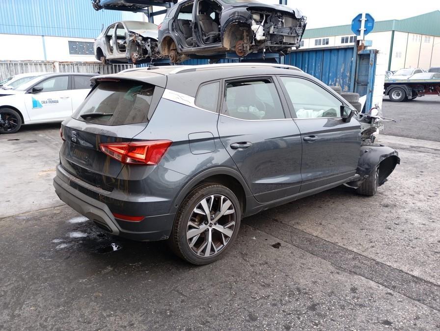 PILOTO-TRASERO-IZQUIERDO-PORTON-SEAT-ARONA-1-0TSI-Ano-2022-Auto-Desguace-Luque