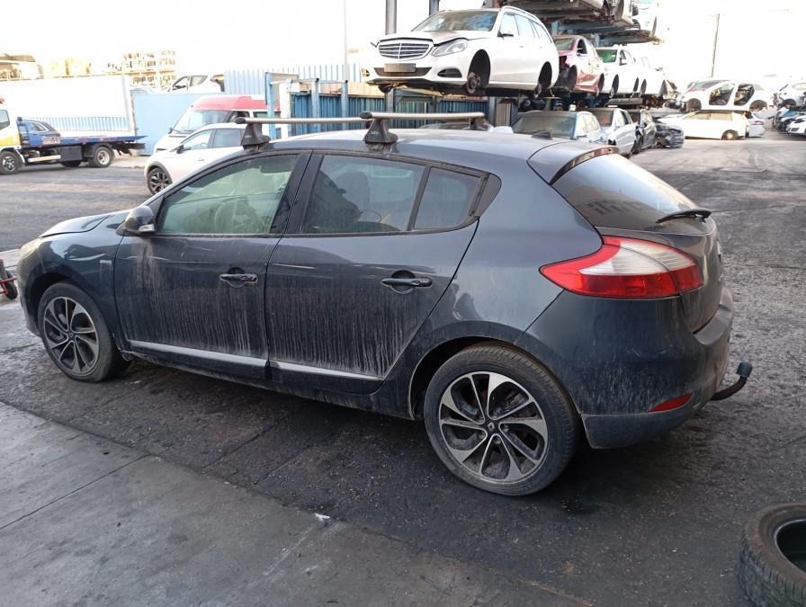 ANTINIEBLA-DELANTERO-DERECHO-RENAULT-MEGANE-III-BERLINA-5-P-Dynamique-1-5-DCI-110-CV-Ano-2010-Auto-Desguace-Luque