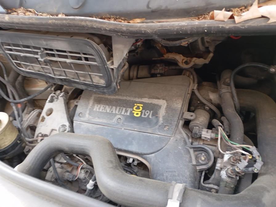 CAJA-DE-CAMBIOS-MANUAL-RENAULT-TRAFIC-II-1-9-DIESEL-101-CV-Ano-2002-Auto-Desguace-Luque