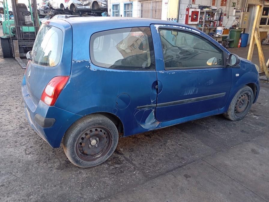 PILOTO-TRASERO-IZQUIERDO-RENAULT-TWINGO-1-2-Ano-2008-Auto-Desguace-Luque