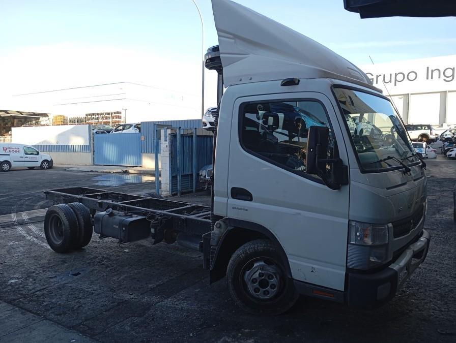 FARO-DELANTERO-DERECHO-MITSUBISHI-CANTER-FUSO-3C13-2-5-DID-130CV-Ano-2016-Auto-Desguace-Luque