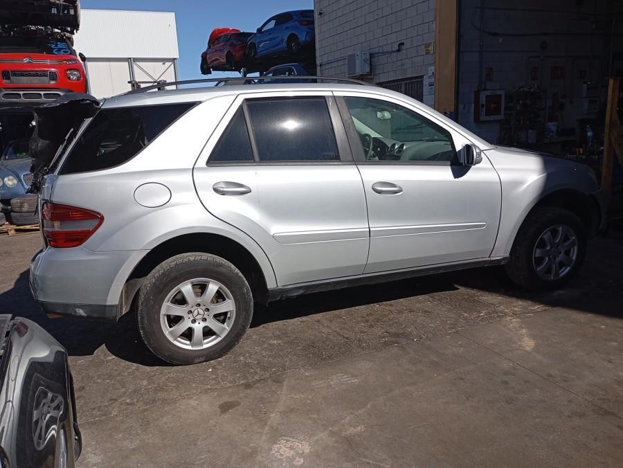 ANTINIEBLA-DELANTERO-IZQUIERDO-MERCEDES-ML-W164-350-4-MATIC-Ano-2005-Auto-Desguace-Luque
