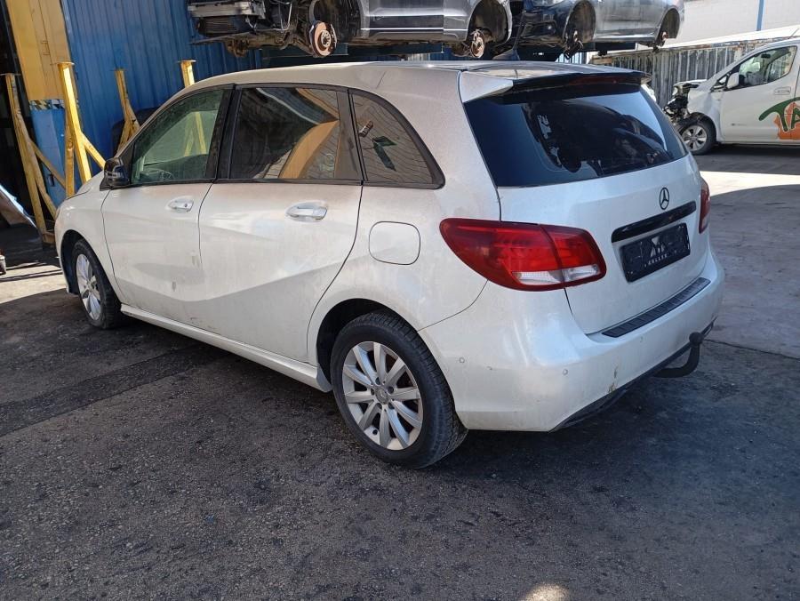 TERCERA-LUZ-DE-FRENO-MERCEDES-CLASE-B-W246-180-CDI-109CV-Ano-2015-Auto-Desguace-Luque