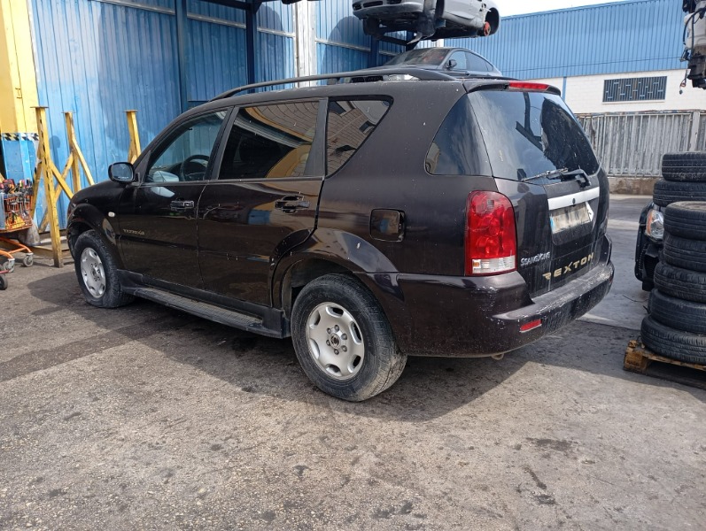 Imagen vehículo DESPIECE COMPLETO DE SSANGYONG REXTON 2.7D DEL AÑO 2005 - Auto-Desguace Luque