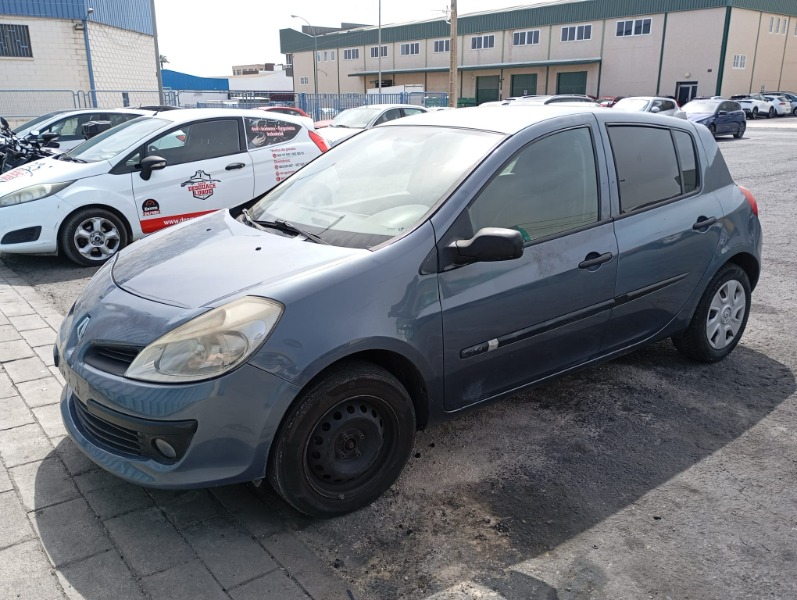 Imagen vehículo DESPIECE COMPLETO DE RENAULT CLIO III 1.5 DCI DIESEL CAT (86CV) DEL AÑO 2008 - Auto-Desguace Luque