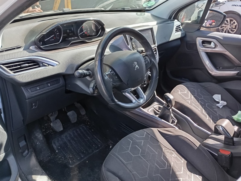 Imagen vehículo DESPIECE COMPLETO DE PEUGEOT 2008 1.2 12V VTI (82CV) DEL AÑO 2015 - Auto-Desguace Luque Imagen vehículo DESPIECE COMPLETO DE PEUGEOT 2008 1.2 12V VTI (82CV) DEL AÑO 2015 - Auto-Desguace Luque