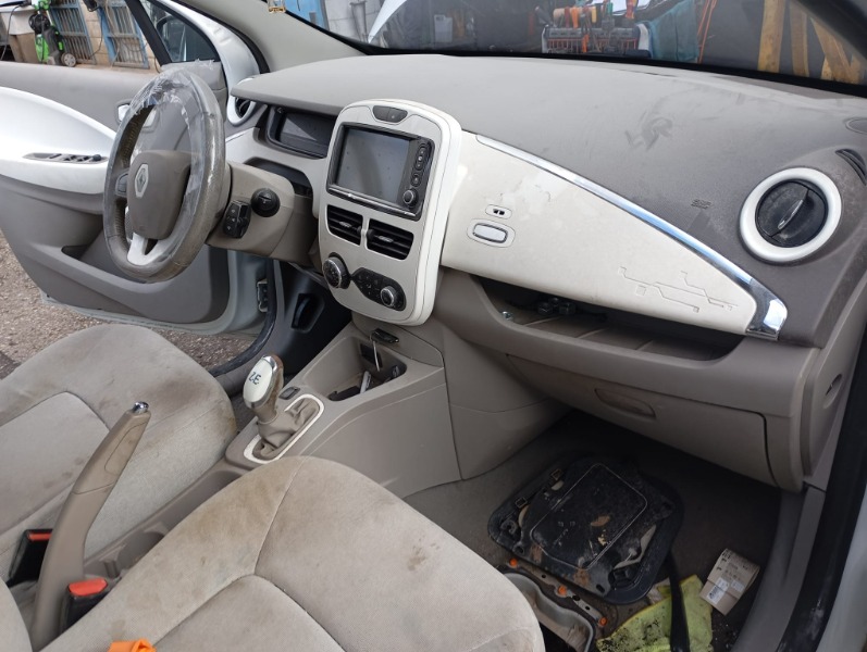 Imagen vehículo DESPIECE COMPLETO DE RENAULT ZOE ELECTRICO DEL AÑO 2015 - Auto-Desguace Luque