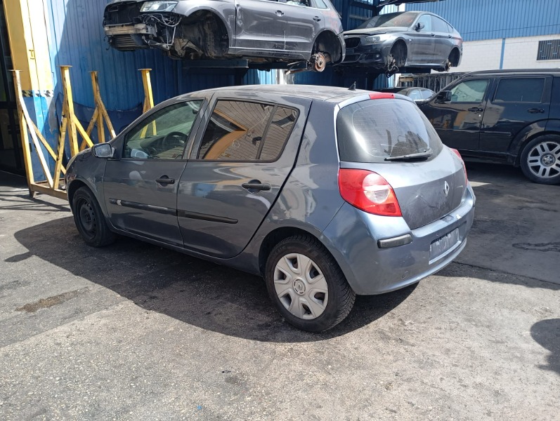 Imagen vehículo DESPIECE COMPLETO DE RENAULT CLIO III 1.5 DCI DIESEL CAT (86CV) DEL AÑO 2008 - Auto-Desguace Luque