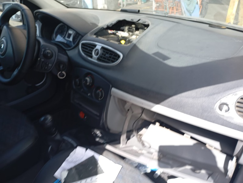 Imagen vehículo DESPIECE COMPLETO DE RENAULT CLIO III 1.5 DCI DIESEL CAT (86CV) DEL AÑO 2008 - Auto-Desguace Luque