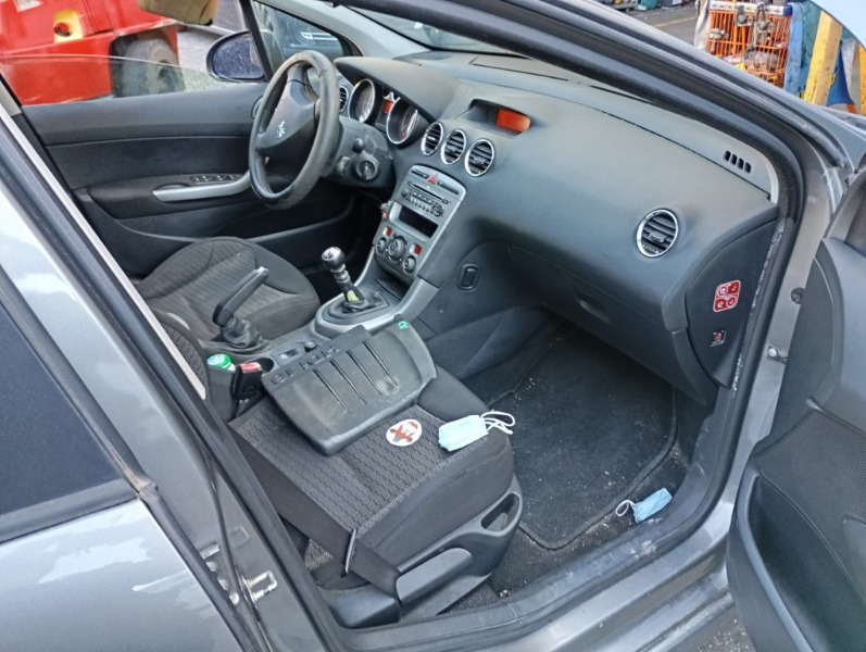 Imagen vehículo DESPIECE COMPLETO DE PEUGEOT 308 1.6HDI FAP CAT (109CV) DEL AÑO 2009 - Auto-Desguace Luque